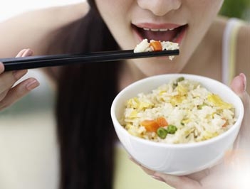 7 dấu hiệu “đáng lo” sau khi ăn