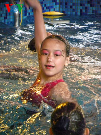 Thiếu niên gốc Việt có mặt trong Đội tuyển bơi Quốc gia Hungary