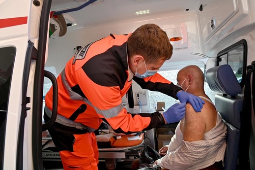 Khởi động đăng ký tiêm liều tăng cường vắc xin COVID-19