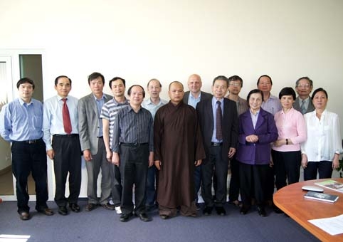 Ký kết hợp đồng thiết kế xây dựng khu văn hóa tâm linh của người Việt Nam tại Ba Lan.