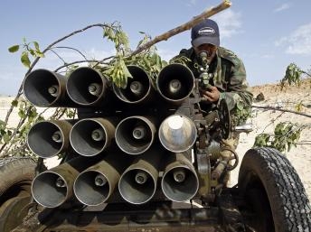 Quân đội Libya tiếp tục oanh tạc vào phe đối lập ở miền Đông