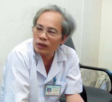 Vào bệnh viện tâm thần vì… áp vong!