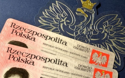 Thẻ căn cước mới tại Ba Lan sẽ được cấp sau ngày 7/11/2021