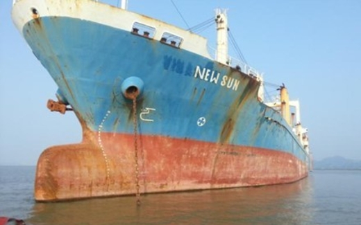 Bộ Giao thông - Vận tải: Bàn cách “lách” luật xử lý tàu “ma”?