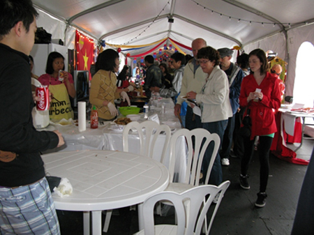 Văn hóa Việt Nam tỏa sáng tại Lễ hội hoa Tulip Canada