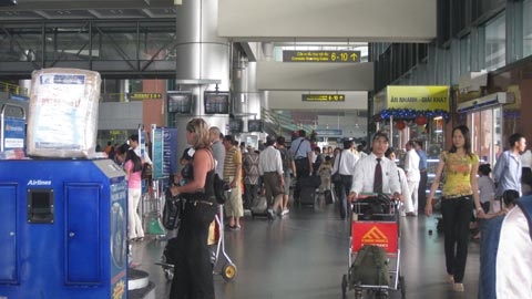 Đi máy bay VN không được phép già yếu