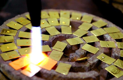 Thủ tướng: 'Dứt khoát xóa bỏ kinh doanh vàng miếng tự do'