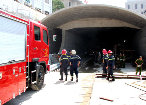 Hỏa hoạn ở đường dẫn hầm Thủ Thiêm