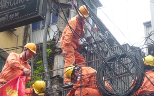 EVN lại 'đòi' tăng giá điện?