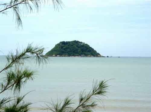 Hòn Bà lặng lẽ xanh