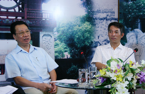 'Không nên vội vàng, áp đặt khi xây dựng cổng chào'