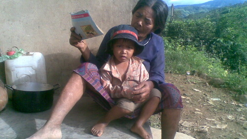 Vào vùng bị lũ chia cắt hơn 10 ngày