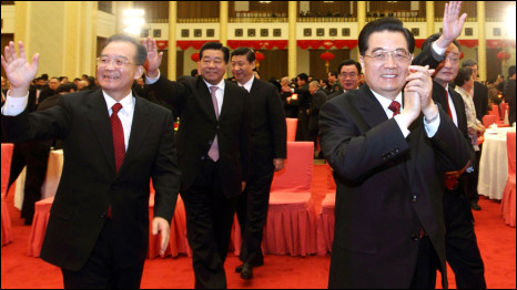 Trung quốc hành hung nhà báo nước ngoài và bắt dân