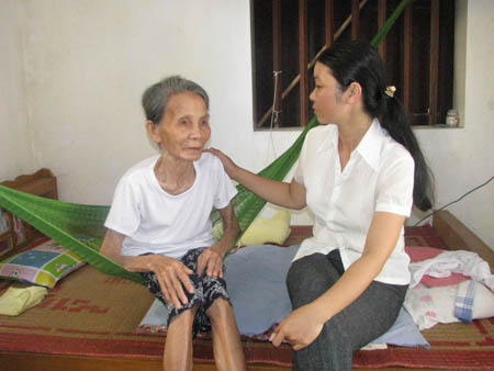 Khi đàn ông đi xa và cảnh chồng chung, vợ hờ