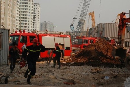 Cháy lớn cạnh tòa nhà 71 tầng Keangnam
