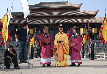 Phim Lý Công Uẩn: Sự lệ thuộc văn hóa!