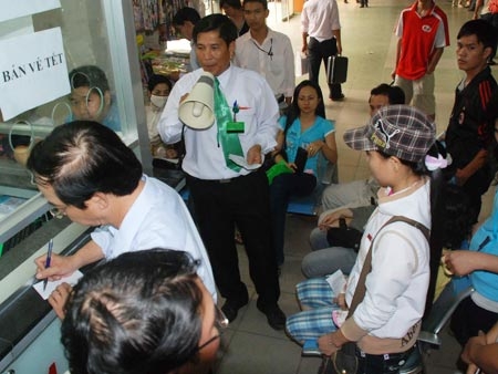 “Cháy” vé xe đò Tết