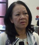 Đành gửi con “chui”