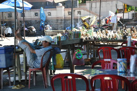 Lên đỉnh Hải Vân xem Tây đi bụi