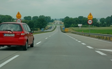 Tổng thống ký thông qua luật không phải trả tiền đi trên đường cao tốc trong dịp hè