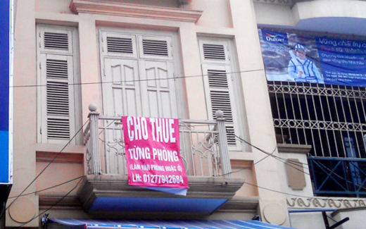 Túng tiền tiêu, xẻ biệt thự cho thuê trọ