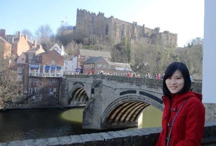 Ôm máy tính, du học sinh Việt kiếm tiền qua mạng