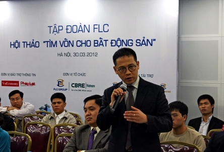 Được "bơm" tiền, bất động sản vẫn khó hồi sinh
