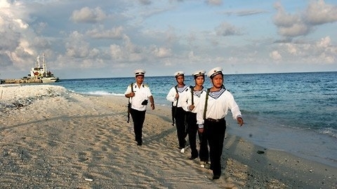 Việt Nam 2013: Hiểm họa và cơ hội