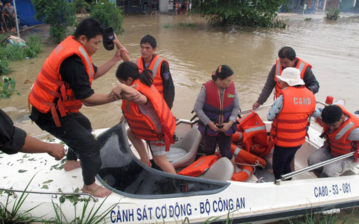 Hơn 1000 nạn nhân thiên tai tại Việt Nam năm 2013