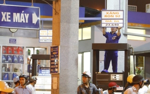 Xăng dầu, vì sao tăng nhiều giảm ít?