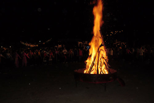 Xòe cùng em, ngẩn ngơ Tây Bắc...