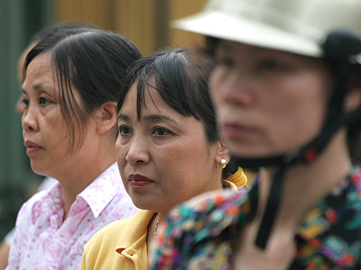 Vắt sức học sinh chạy đua 'chiến dịch 100%'