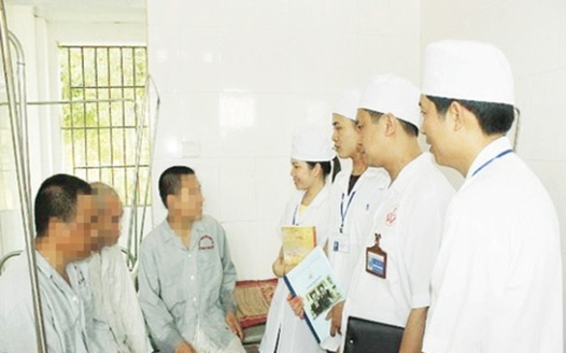 'Đại gia' nương nhờ bệnh viện: Từ tỷ phú thành tâm thần