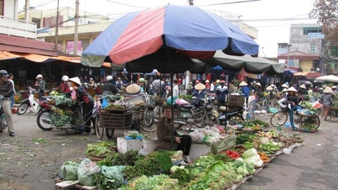 Đóng cửa chợ- người dân sống trong "hộp"