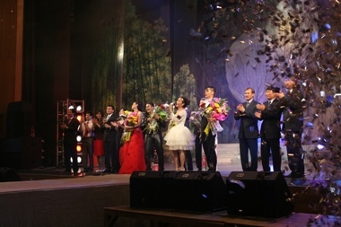 "Nắng Sài Gòn" sưởi nóng đêm Kharkov