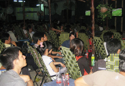 Nước mắt SV sau từng trận túc cầu