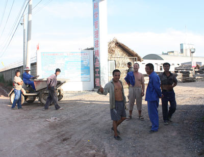 Lao động chui: Dễ dãi với nguy cơ