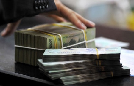 Vốn dân cư đang đỡ ngân hàng