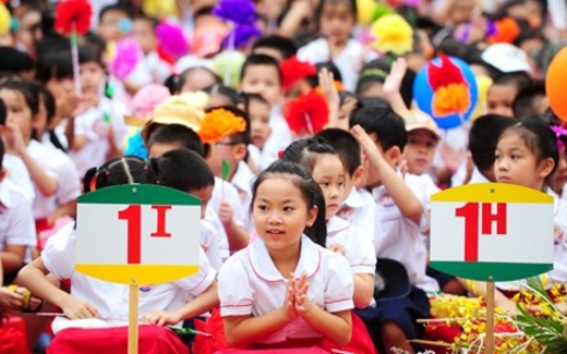 Ám ảnh phí đầu năm học