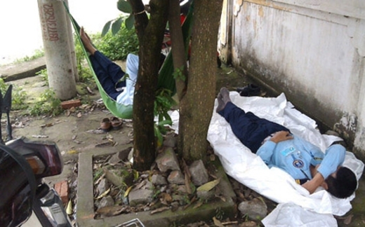 Doanh nghiệp 'chết lâm sàng', ngân hàng đi 'canh me'