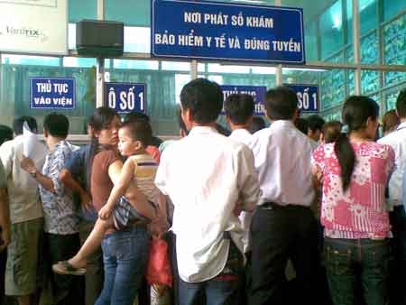 Bảo hiểm y tế cho trẻ dưới 6 tuổi: Chết cũng phải chờ... đúng tuyến!