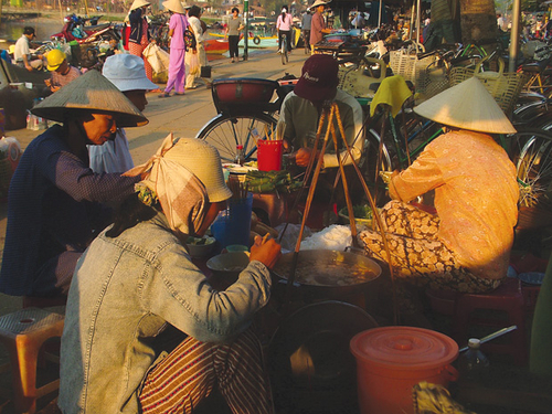 Ăn hàng rong ở Hội An