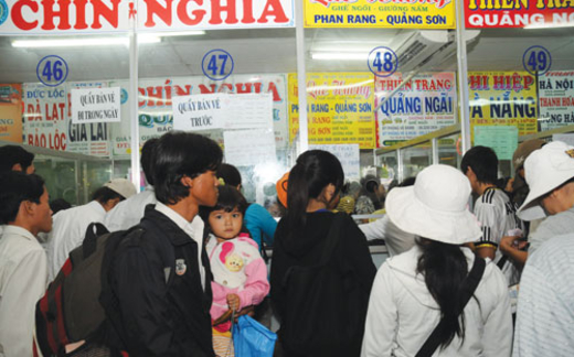 Giá vé xe tết tăng đến 60%