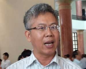 Thắt chặt vàng, USD: chỉ dân đầu cơ mới hoang mang?