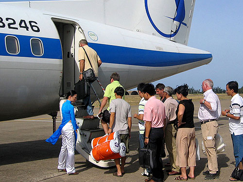 Nhiều sân bay loay hoay tìm khách