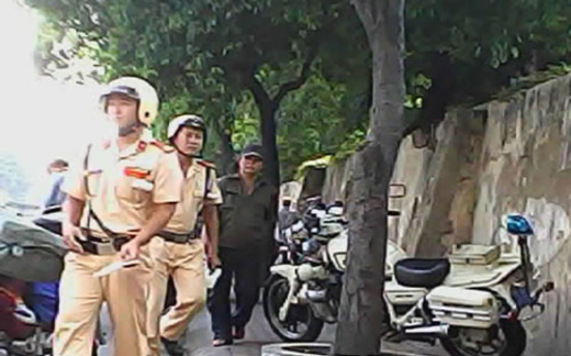 Bị đòn vì cự cãi CSGT