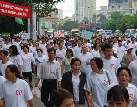 Mỗi năm người Việt Nam chi 10.400 tỷ đồng để mua thuốc lá