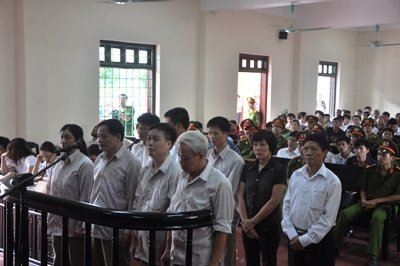 Nguyên Chủ tịch, Bí thư Vĩnh Yên bị đề nghị 7-9 năm tù