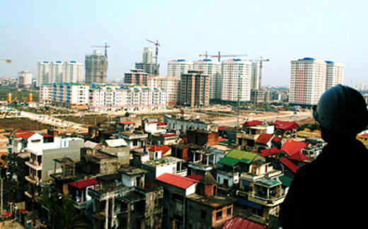 Nên hay không nên 'giải cứu' thị trường bất động sản?