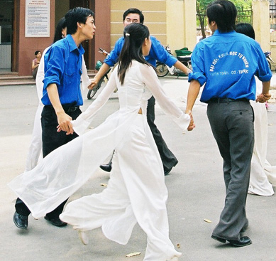 Điểm 5 môn triết và bài học 'im lặng là vàng'